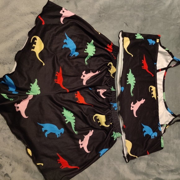 SHEIN 2 Piece Dinosaur Lounge Set - Picture 4 of 6